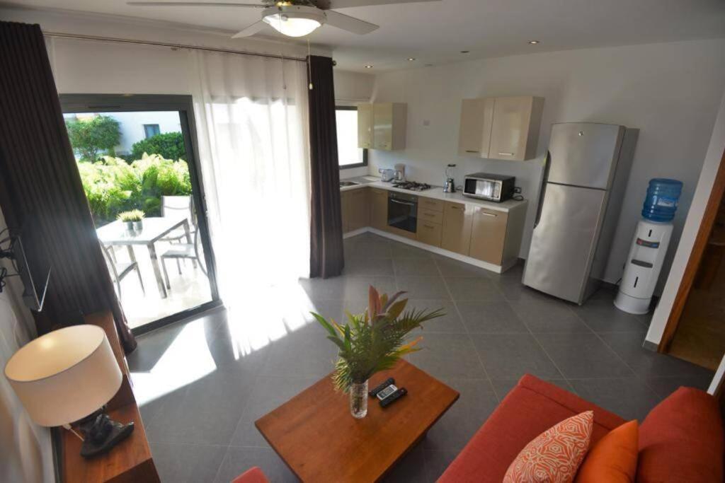 Oasis Apartment C4 Inside Aligio Residence Hotel Лас Теренас Екстериор снимка